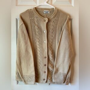 Vintage Button Down Cardigan Sweater- 100% Wintuk Fairway Knits 😍